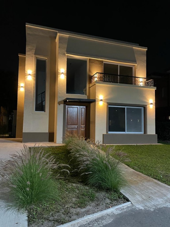 CASA EN VENTA A ESTRENAR EN BARRIO CERRADO EN SAN MIGUEL