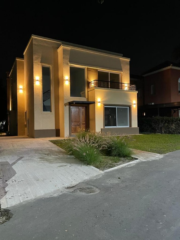 CASA EN VENTA A ESTRENAR EN BARRIO CERRADO EN SAN MIGUEL