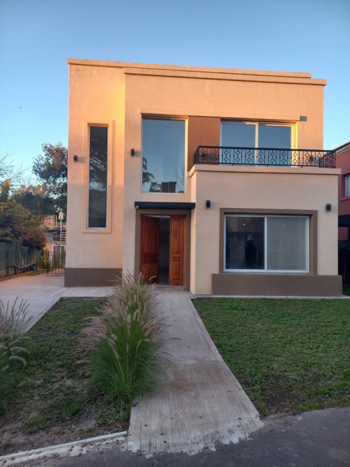 CASA EN VENTA A ESTRENAR EN BARRIO CERRADO EN SAN MIGUEL