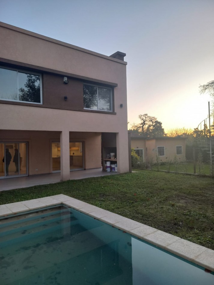 CASA EN VENTA A ESTRENAR EN BARRIO CERRADO EN SAN MIGUEL