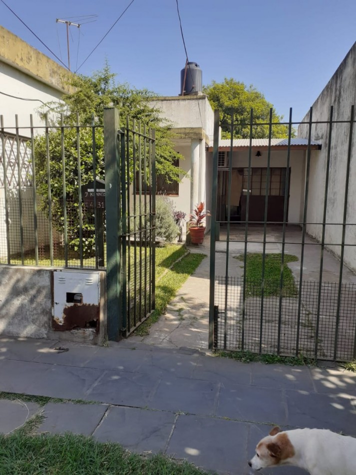 CASA EN VENTA EN ADOLFO SOURDEAUX (KM 30)