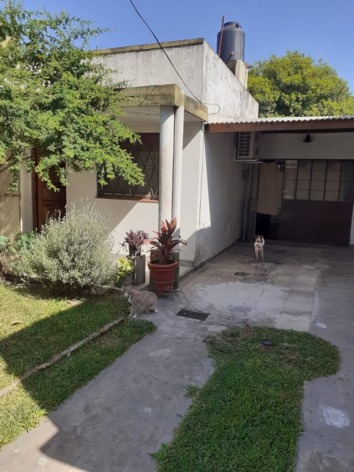 CASA EN VENTA EN ADOLFO SOURDEAUX (KM 30)