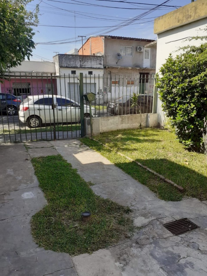 CASA EN VENTA EN ADOLFO SOURDEAUX (KM 30)