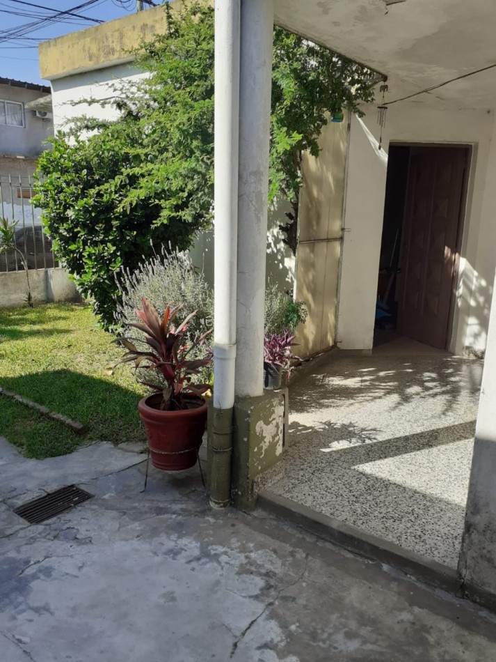 CASA EN VENTA EN ADOLFO SOURDEAUX (KM 30)