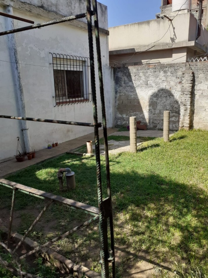 CASA EN VENTA EN ADOLFO SOURDEAUX (KM 30)
