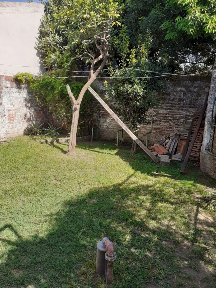 CASA EN VENTA EN ADOLFO SOURDEAUX (KM 30)