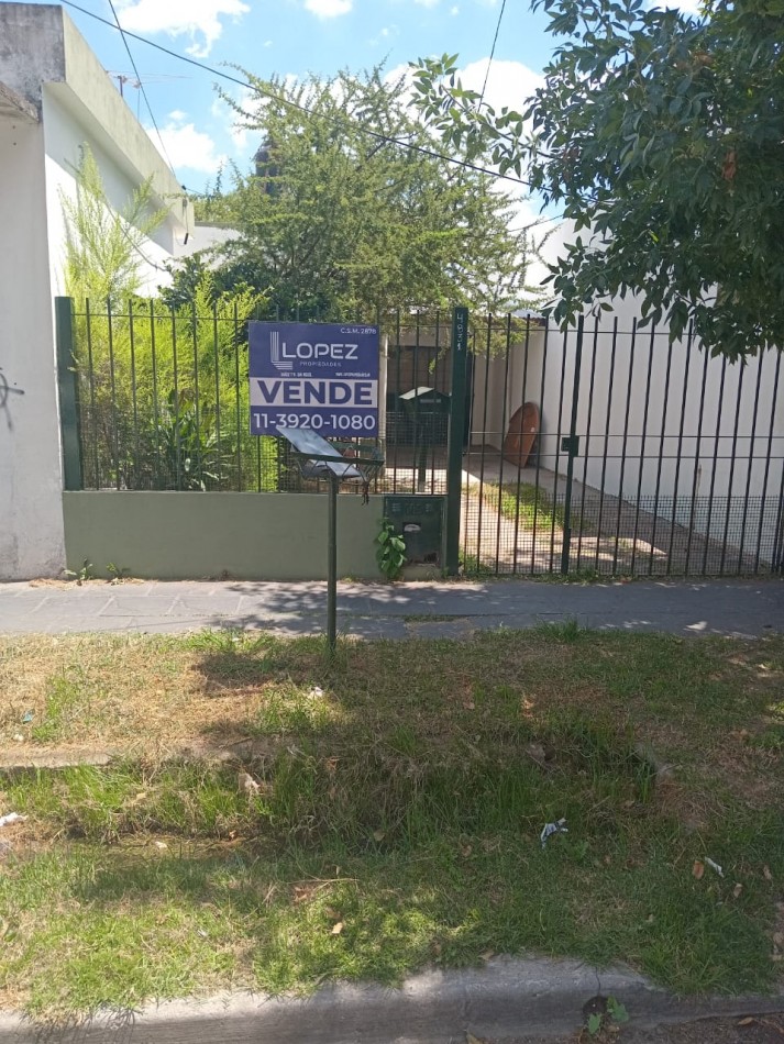 CASA EN VENTA EN ADOLFO SOURDEAUX (KM 30)