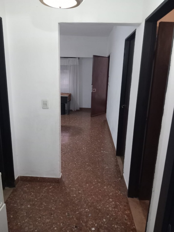 CASA DE 3 AMBIENTES MAS 5 MONOAMBIENTES EN ADOLFO SOURDEAUX (KM 30)