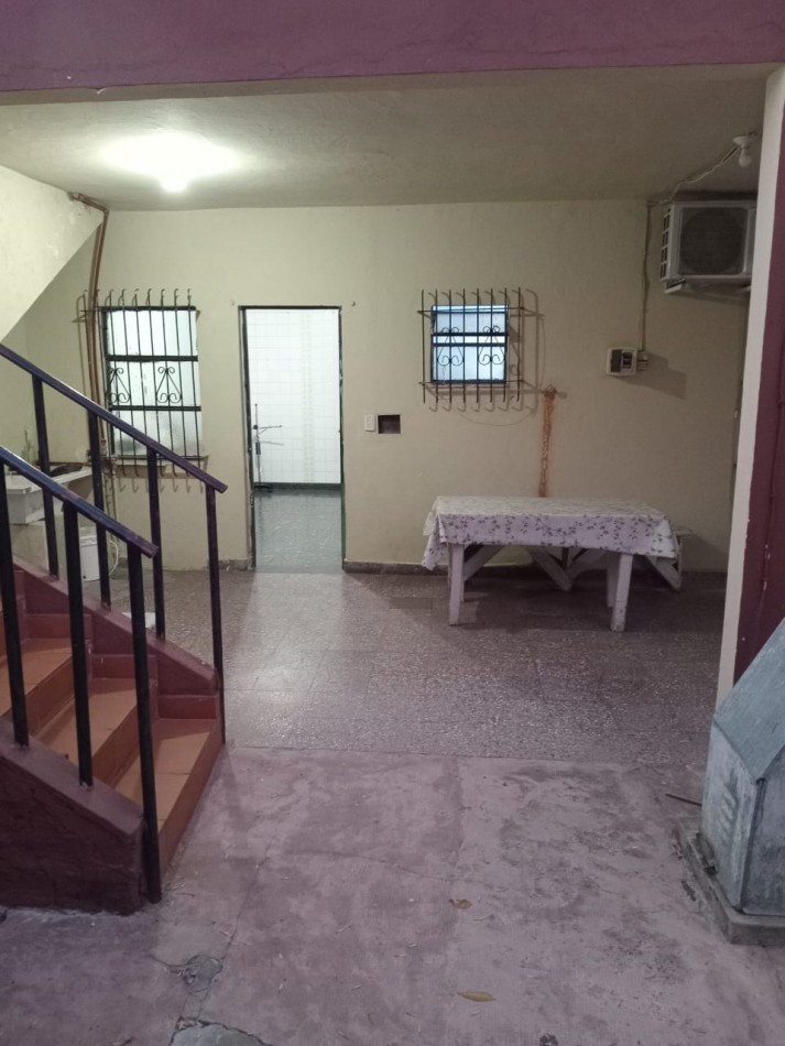 CASA DE 3 AMBIENTES MAS 5 MONOAMBIENTES EN ADOLFO SOURDEAUX (KM 30)