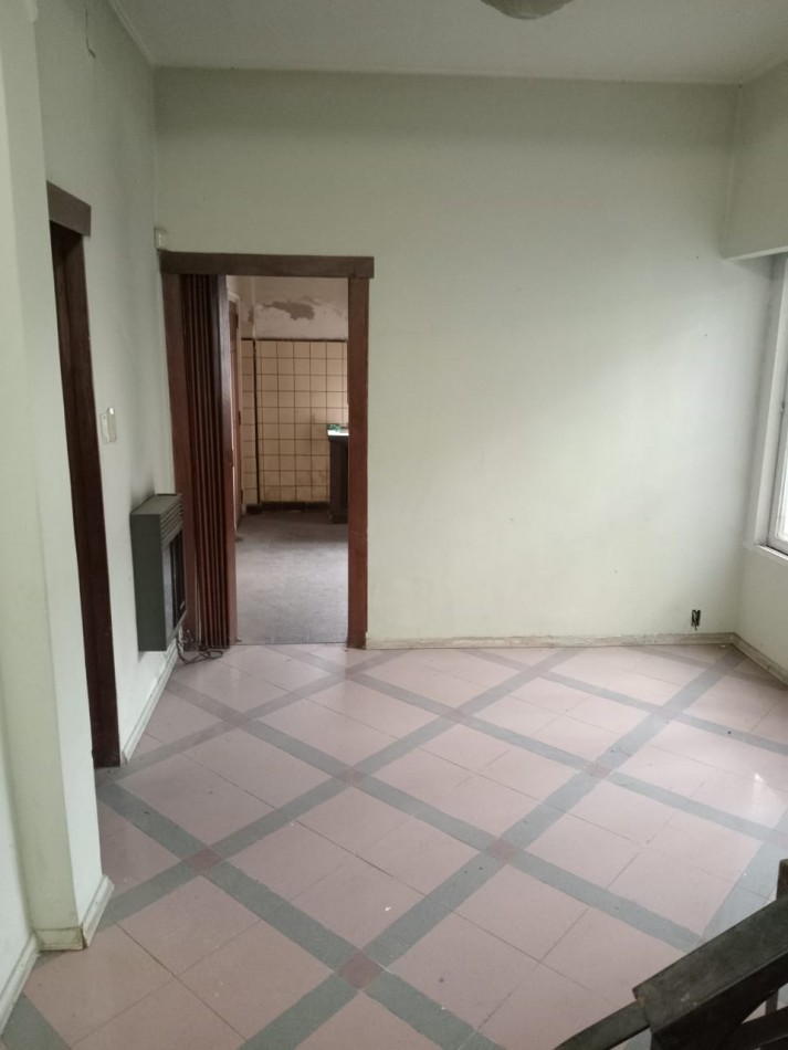 CASA EN DOS PLANTAS DE 4 AMBIENTES EN MUÑIZ