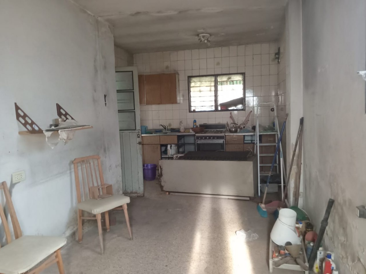 CASA DE 4 AMBIENTES A REFORMAR EN MORON. APTO CREDITO