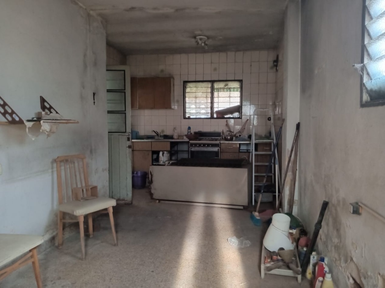CASA DE 4 AMBIENTES A REFORMAR EN MORON. APTO CREDITO