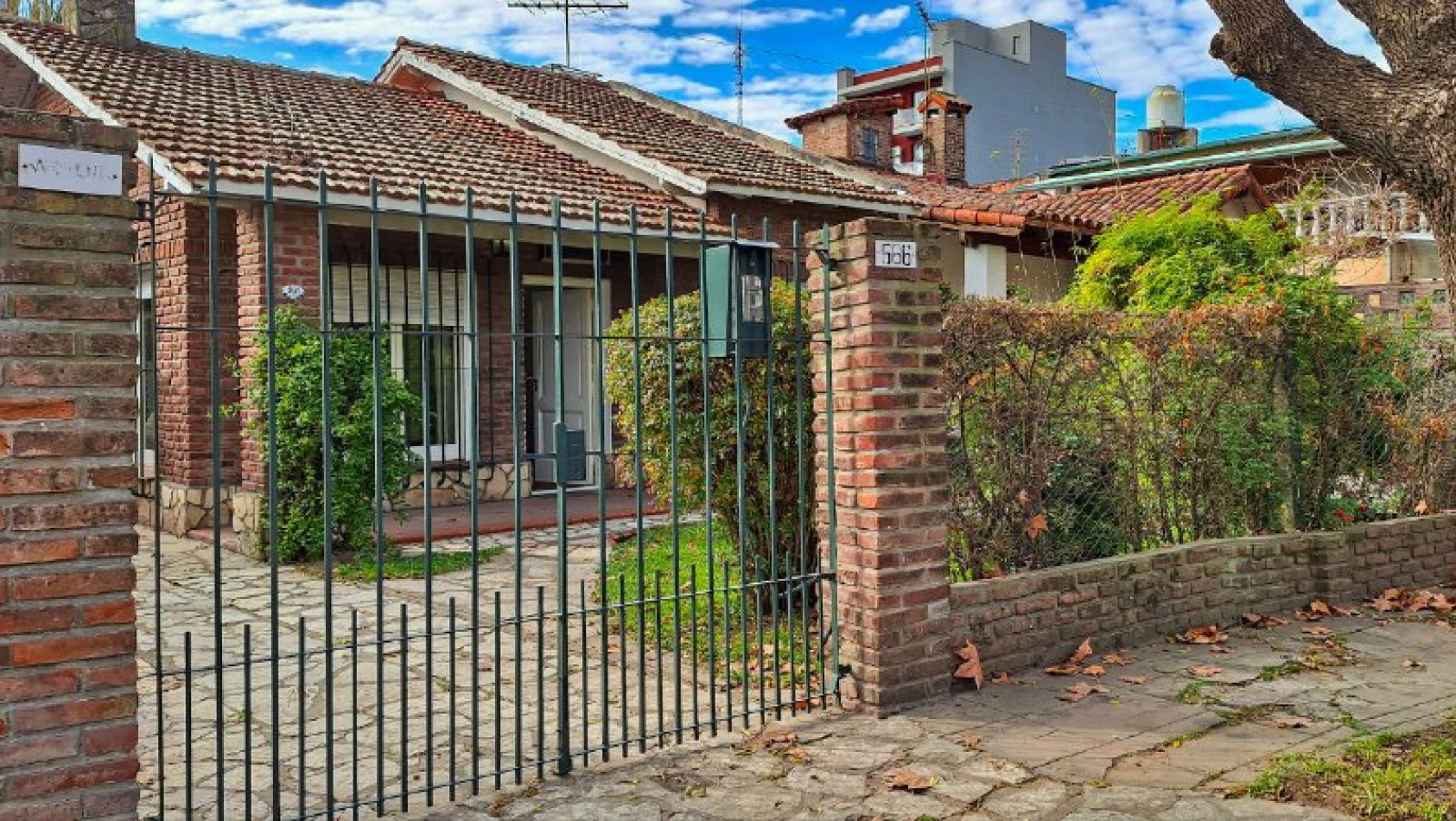 CASA EN VENTA EN MUÑIZ