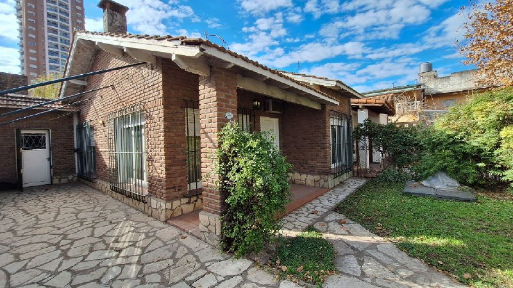 CASA EN VENTA EN MUÑIZ