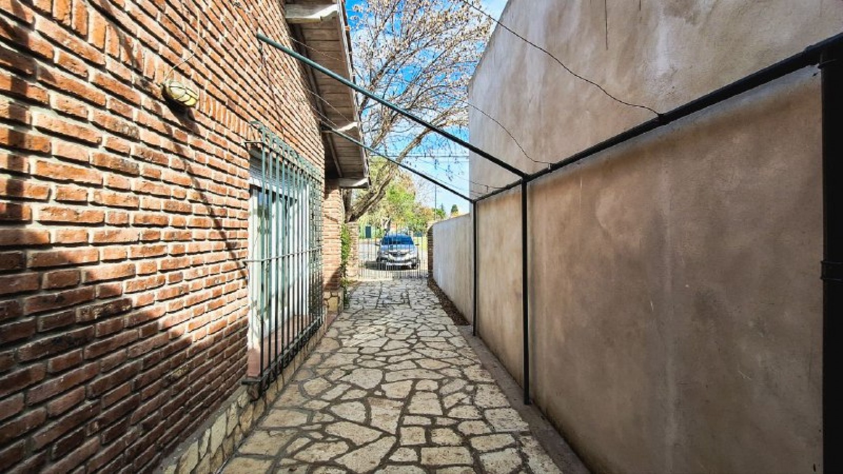 CASA EN VENTA EN MUÑIZ