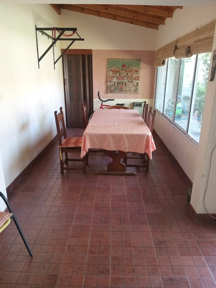CASA DE 4 AMBIENTES CON PILETA EN POLVORINES