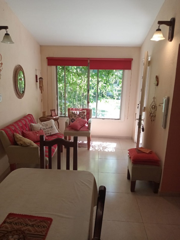 CASA DE 4 AMBIENTES CON PILETA EN POLVORINES