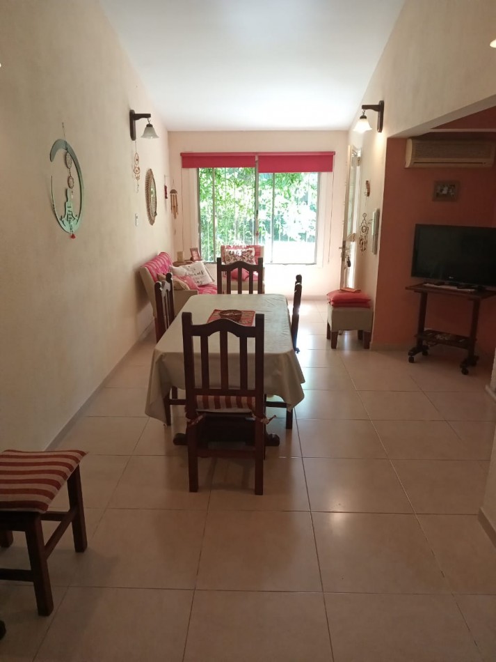CASA DE 4 AMBIENTES CON PILETA EN POLVORINES