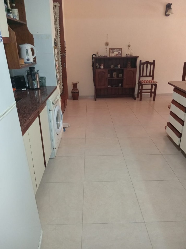 CASA DE 4 AMBIENTES CON PILETA EN POLVORINES