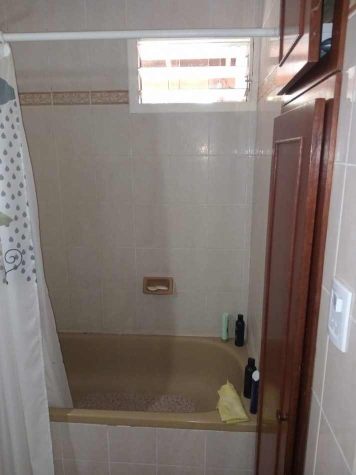 CASA DE 4 AMBIENTES CON PILETA EN POLVORINES