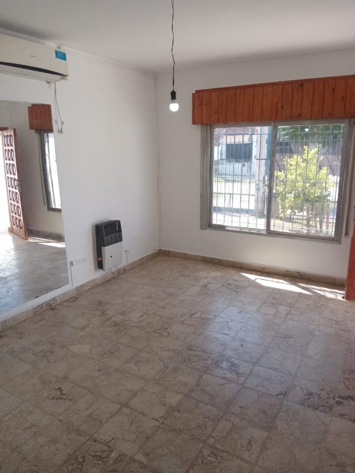 CASA EN VENTA EN VILLA DE MAYO