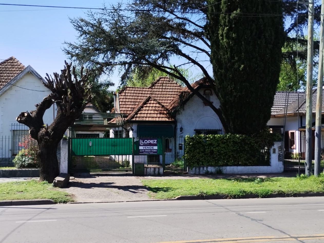 CASA CON PILETA EN BURZACO