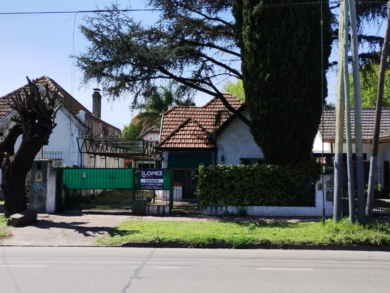 CASA CON PILETA EN BURZACO