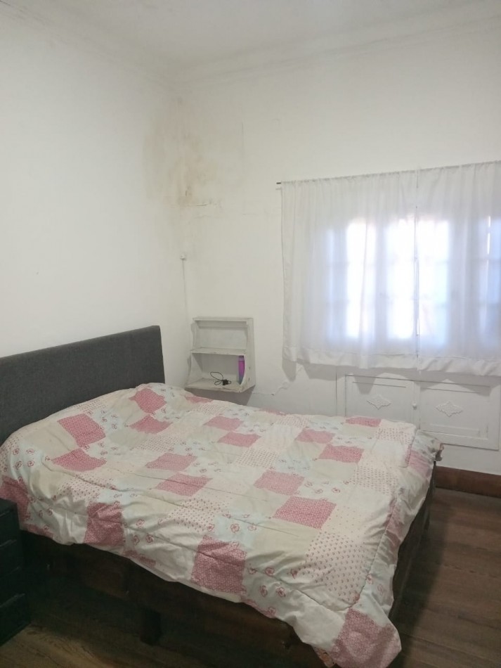 CASA CON PILETA EN BURZACO