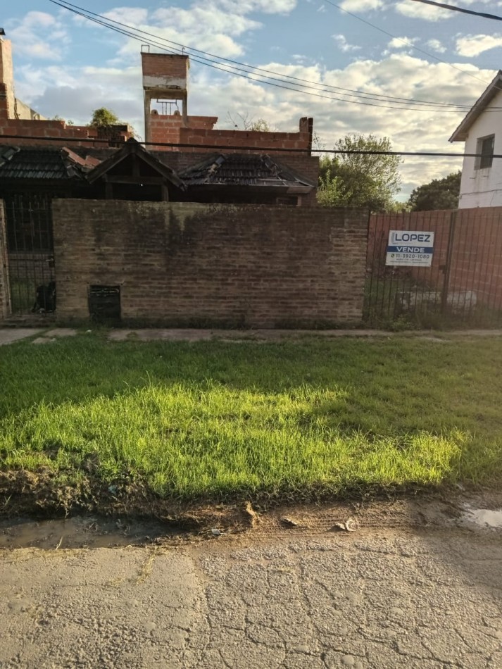 CASA A TERMINAR EN SAN MIGUEL EN AMPLIO LOTE