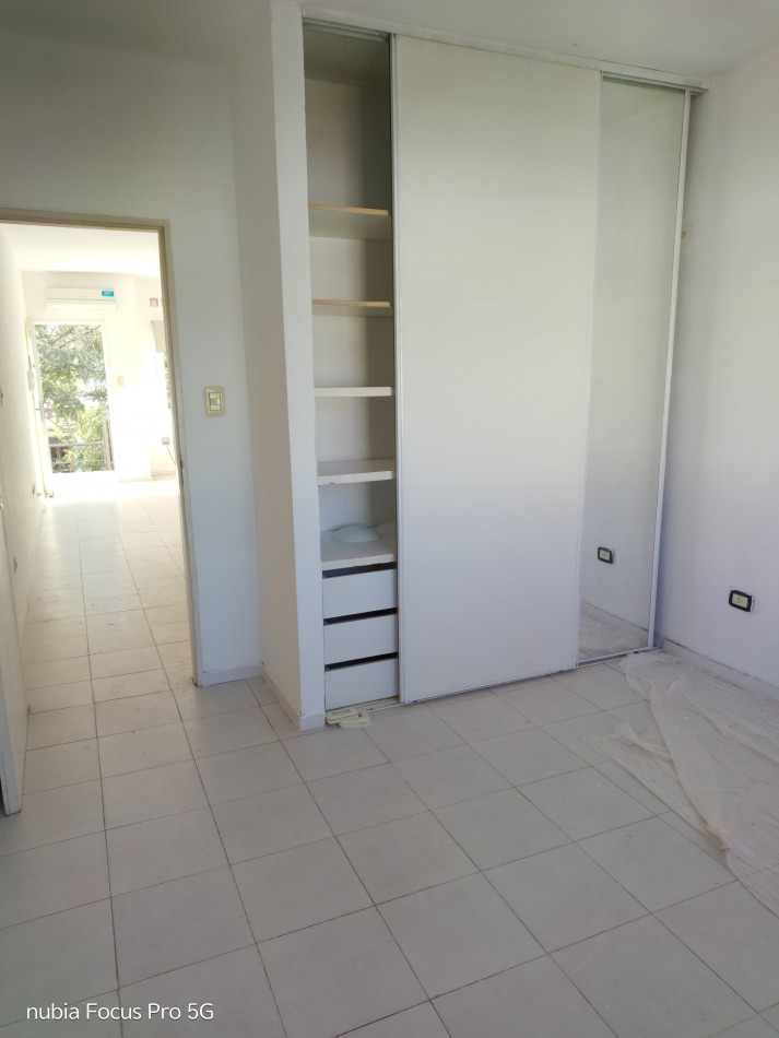DEPARTAMENTO DE 2 AMBIENTES CON COCHERA EN MUÑIZ
