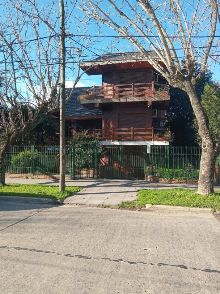 CASA DE 4 AMBIENTE EN ALQUILER EN GRAL. PACHECO